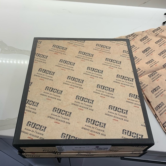 Gucci empty shoe box with 2 dust bags - Picture 5 of 16